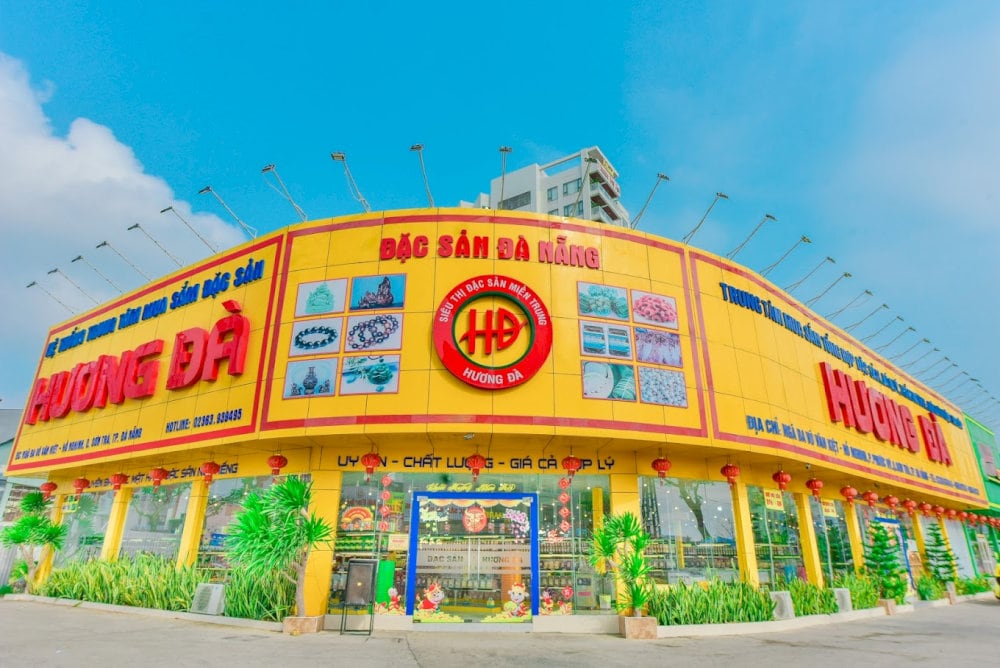 Huong Da Specialty Supermarket has a modern facade, highlighted by local products